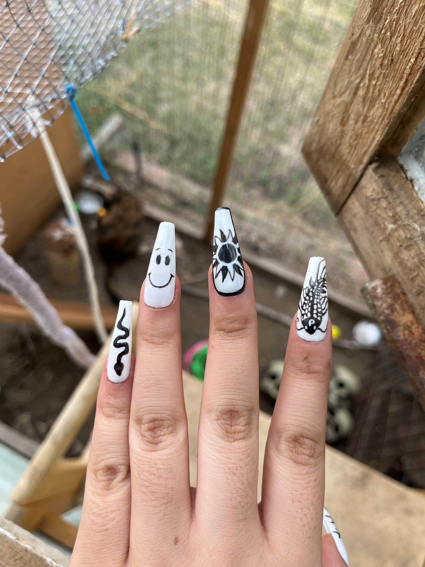 Yin And Yang Press On Nails