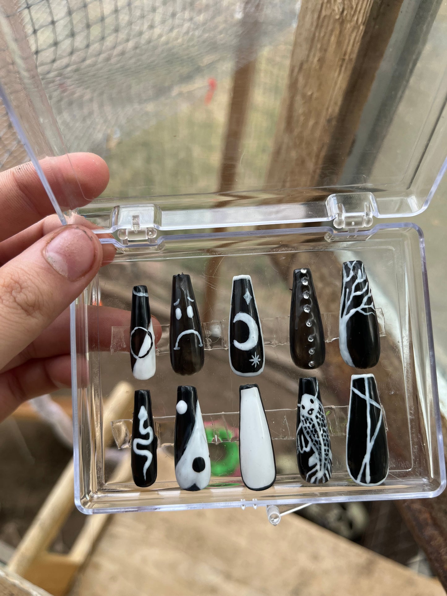 Yin And Yang Press On Nails