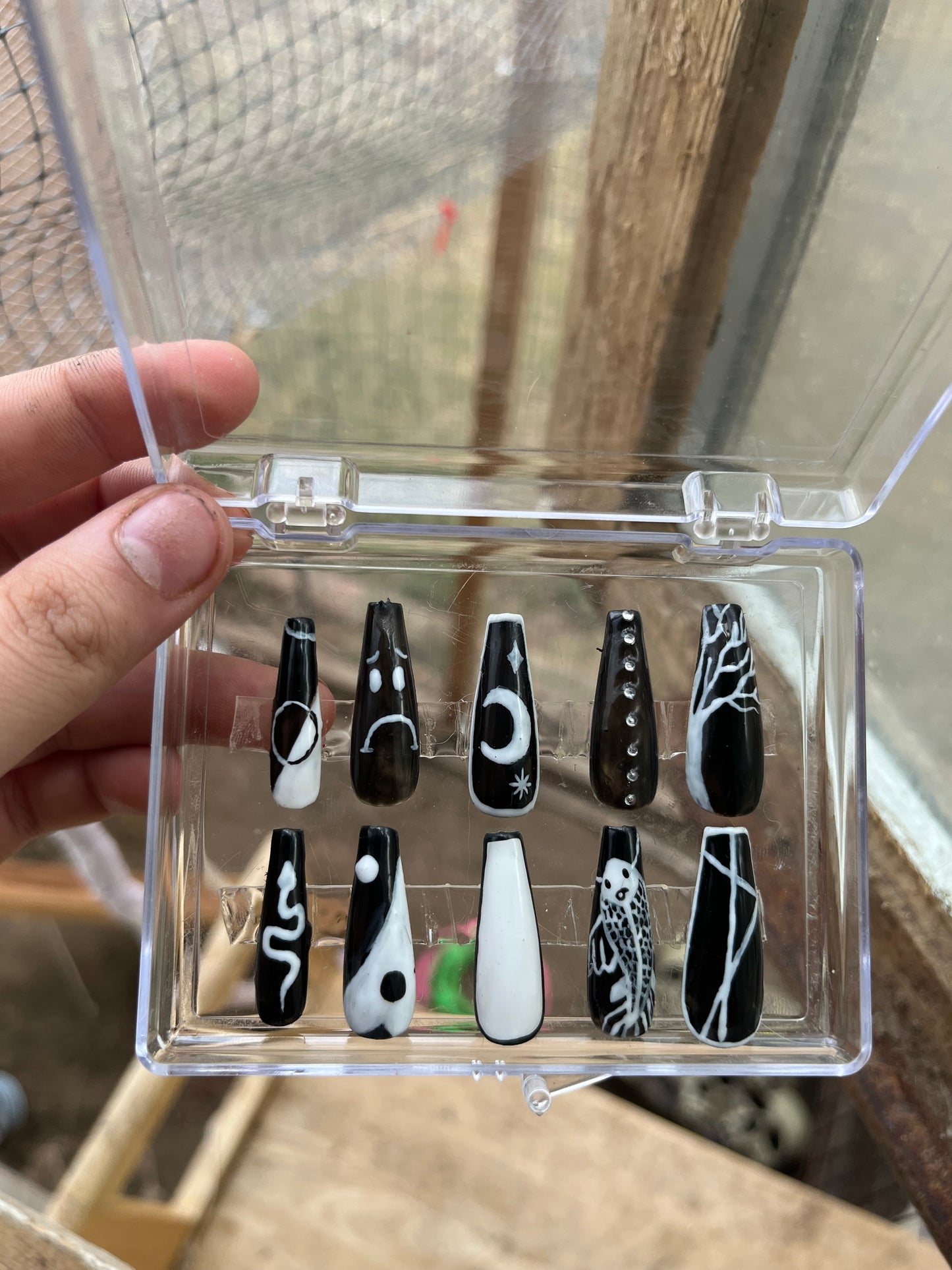 Yin And Yang Press On Nails