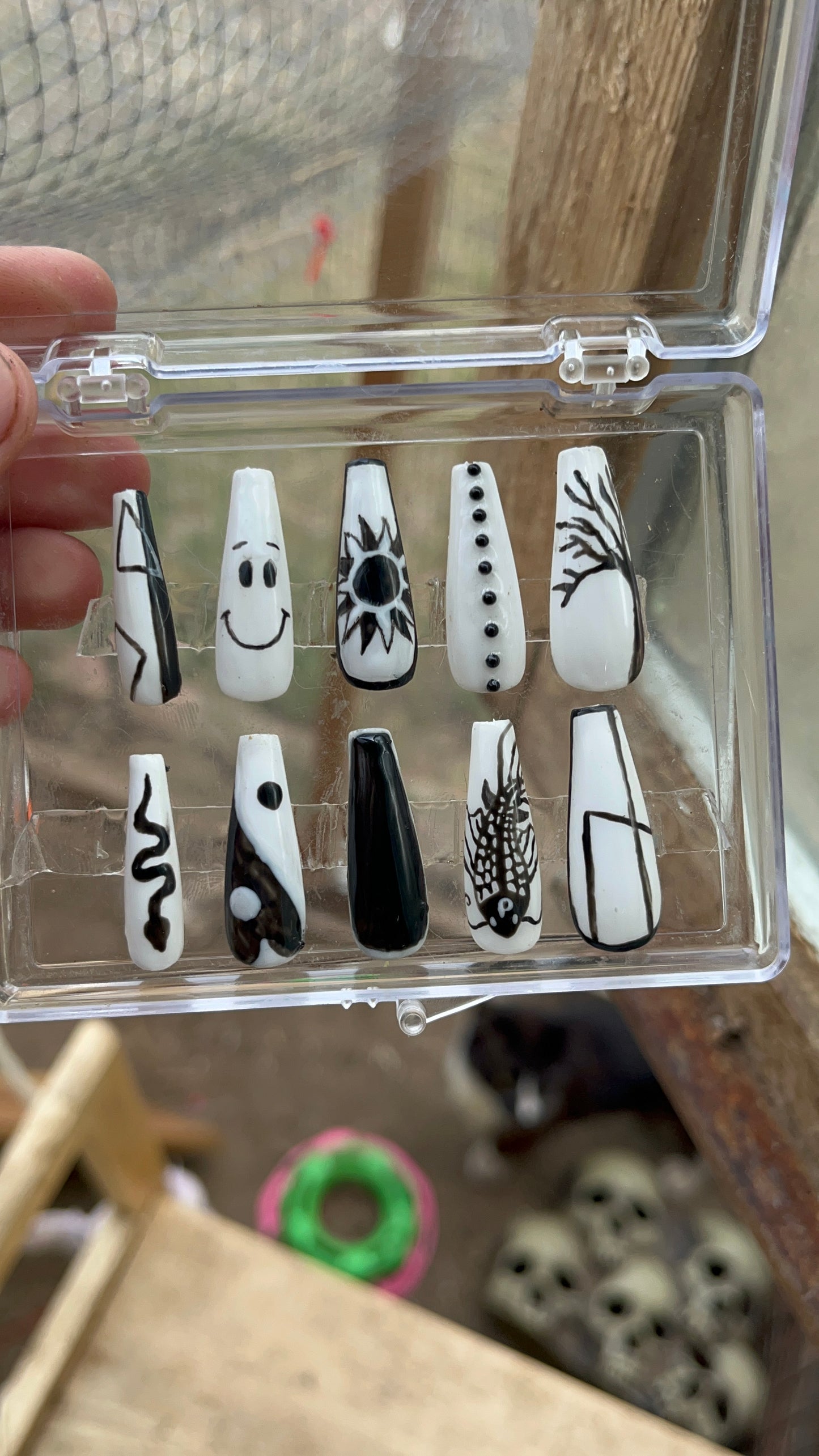 Yin And Yang Press On Nails