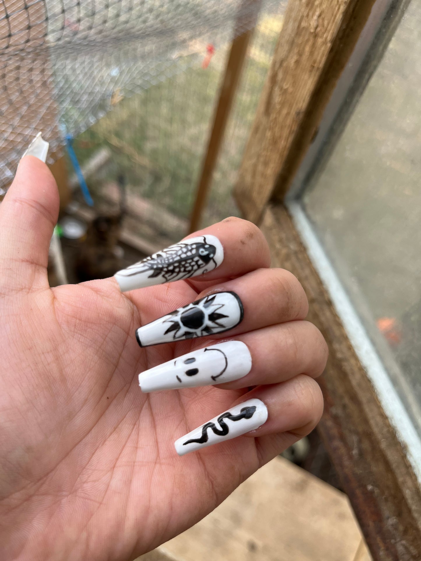 Yin And Yang Press On Nails