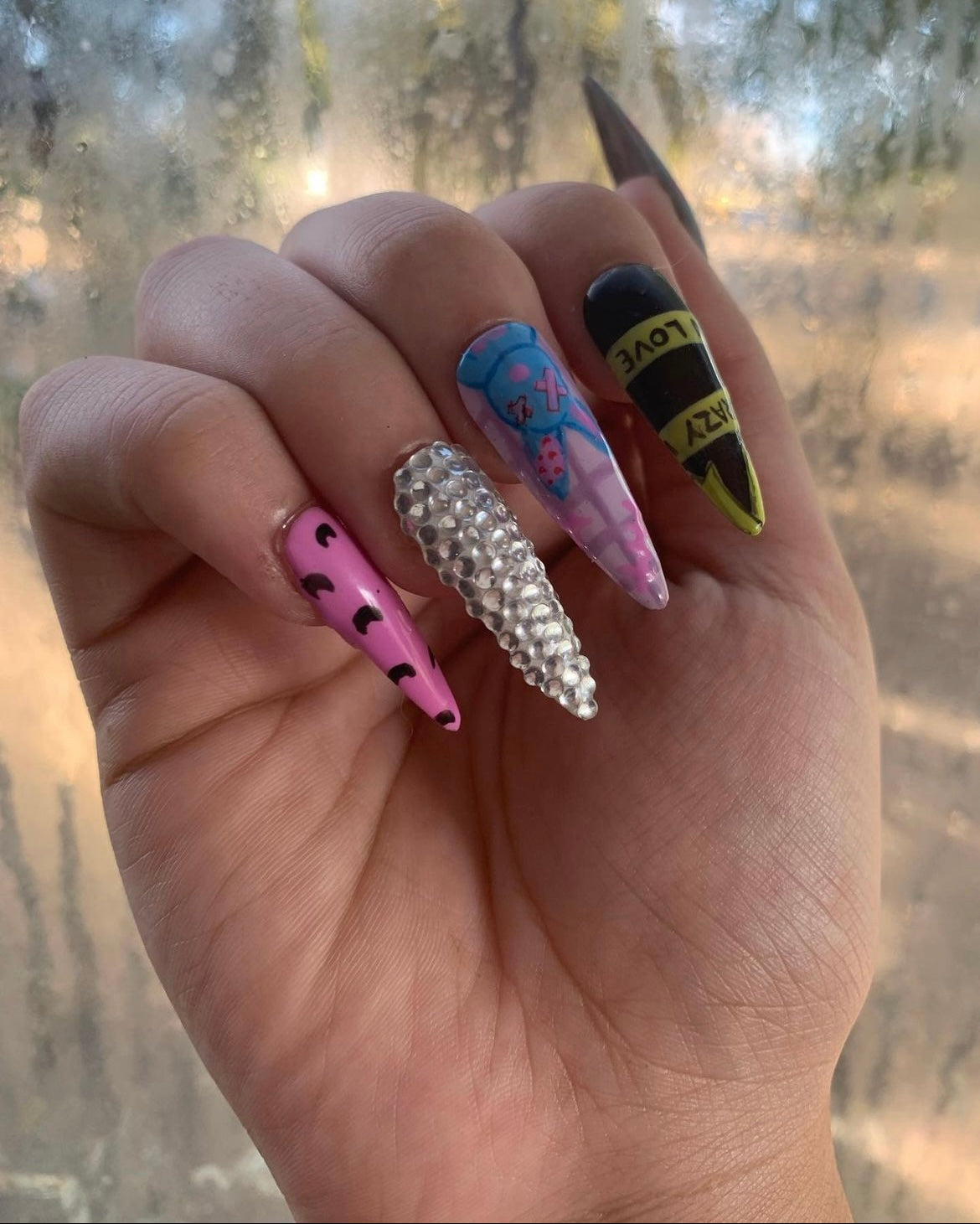 KPOP Itzy "Loco" Press On Nails